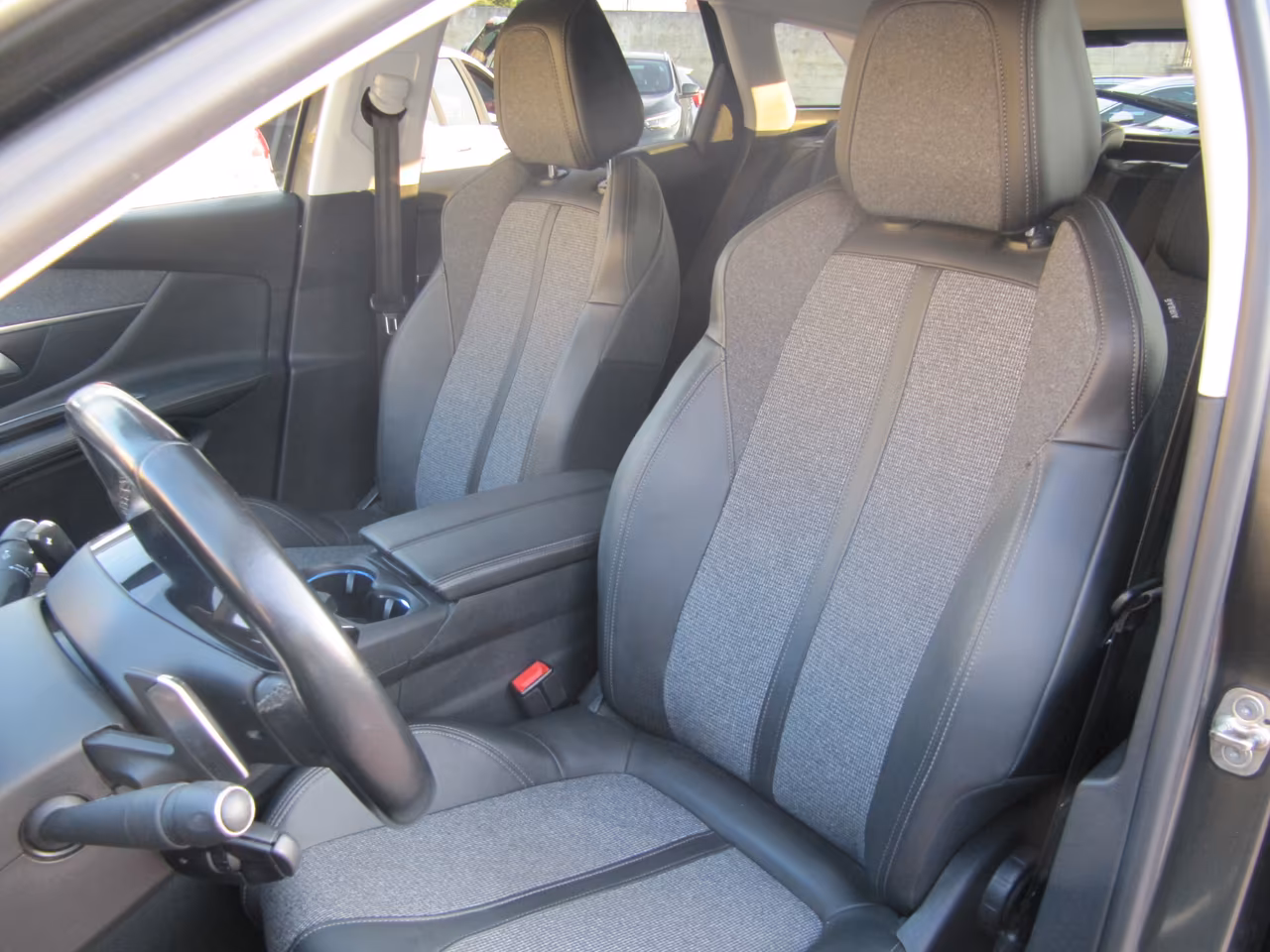 Peugeot 3008 BlueHDi 130 S&S EAT8 Allure - automatico