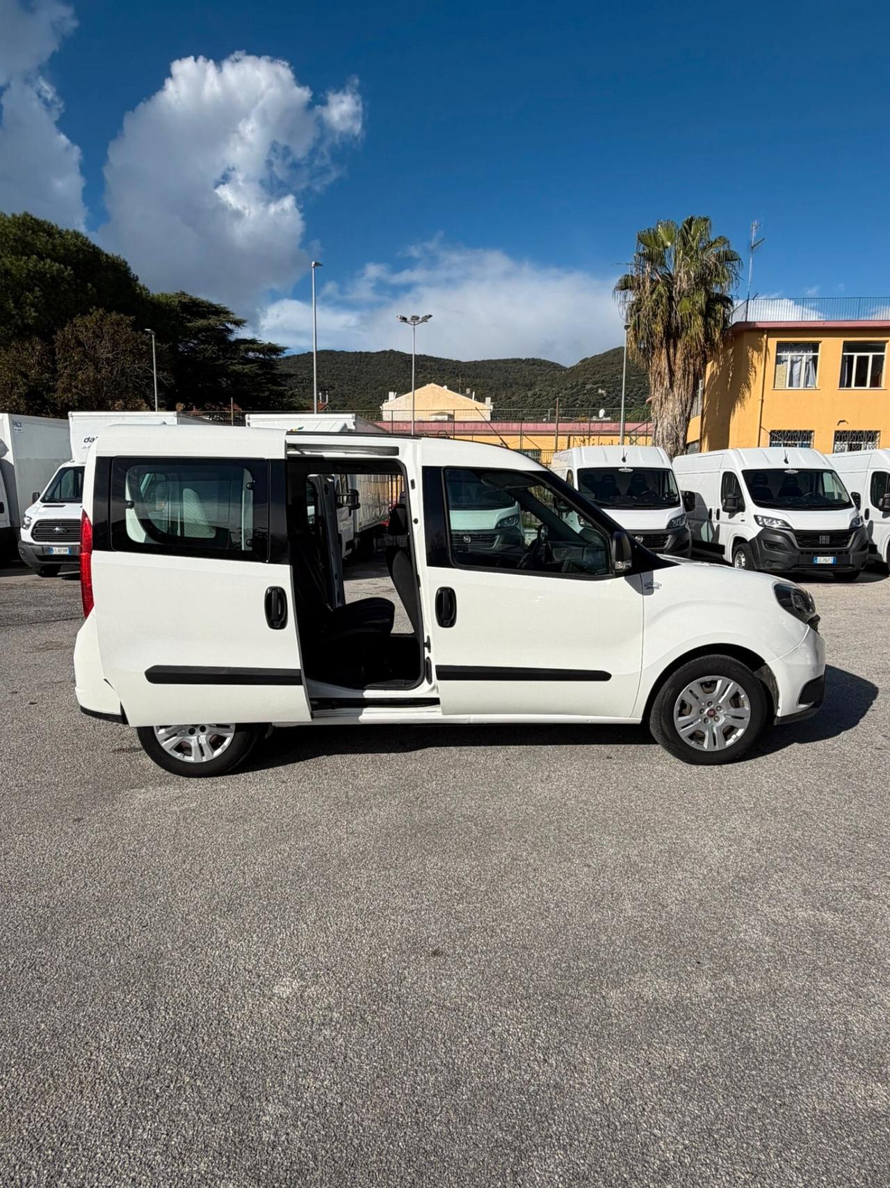 FIAT DOBLO' 1.6 AUTOCARRO 5 POSTI 2022