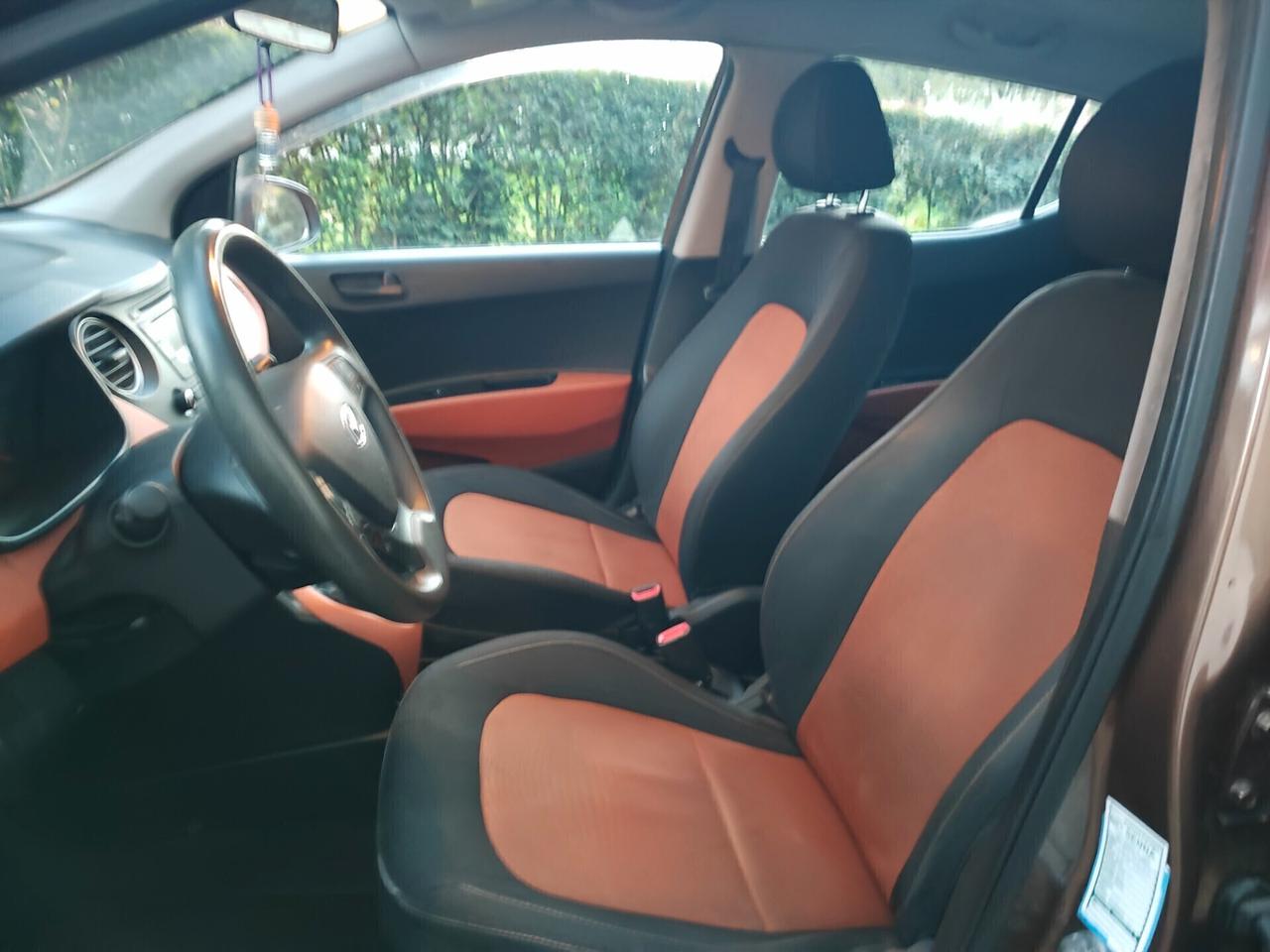 Hyundai i10 1.0 Benz 5 porte neopatentati