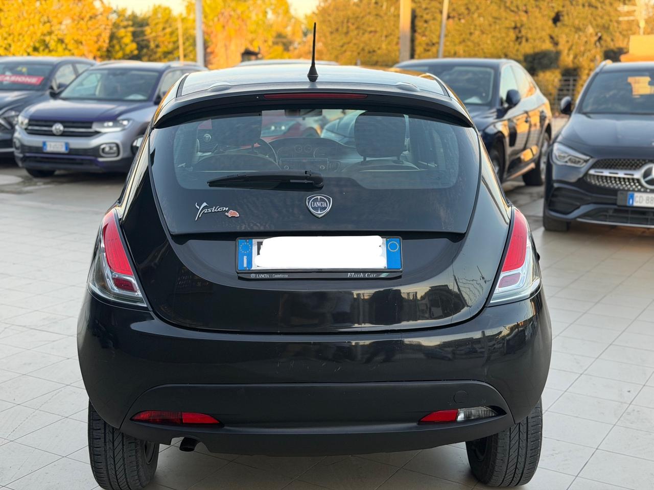Lancia Ypsilon 0.9 TwinAir 85 CV 5 porte Metano Ecochic Silver
