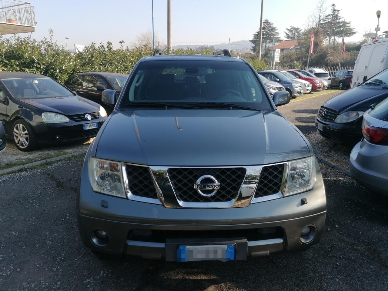 Nissan Pathfinder 2.5 dCi SE