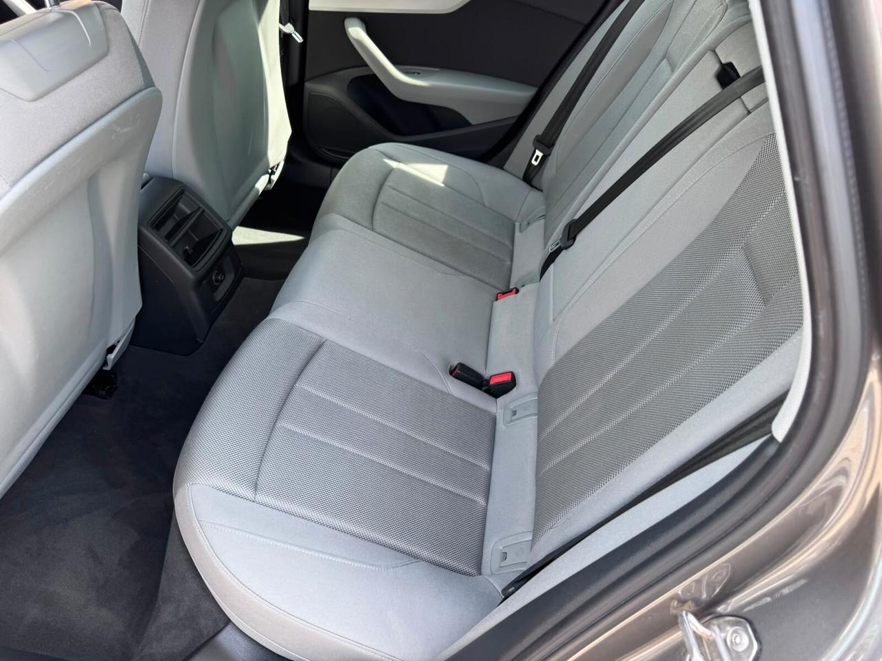 Audi A4 Avant 30 TDI/136 CV S tronic Business Advanced*EURO6