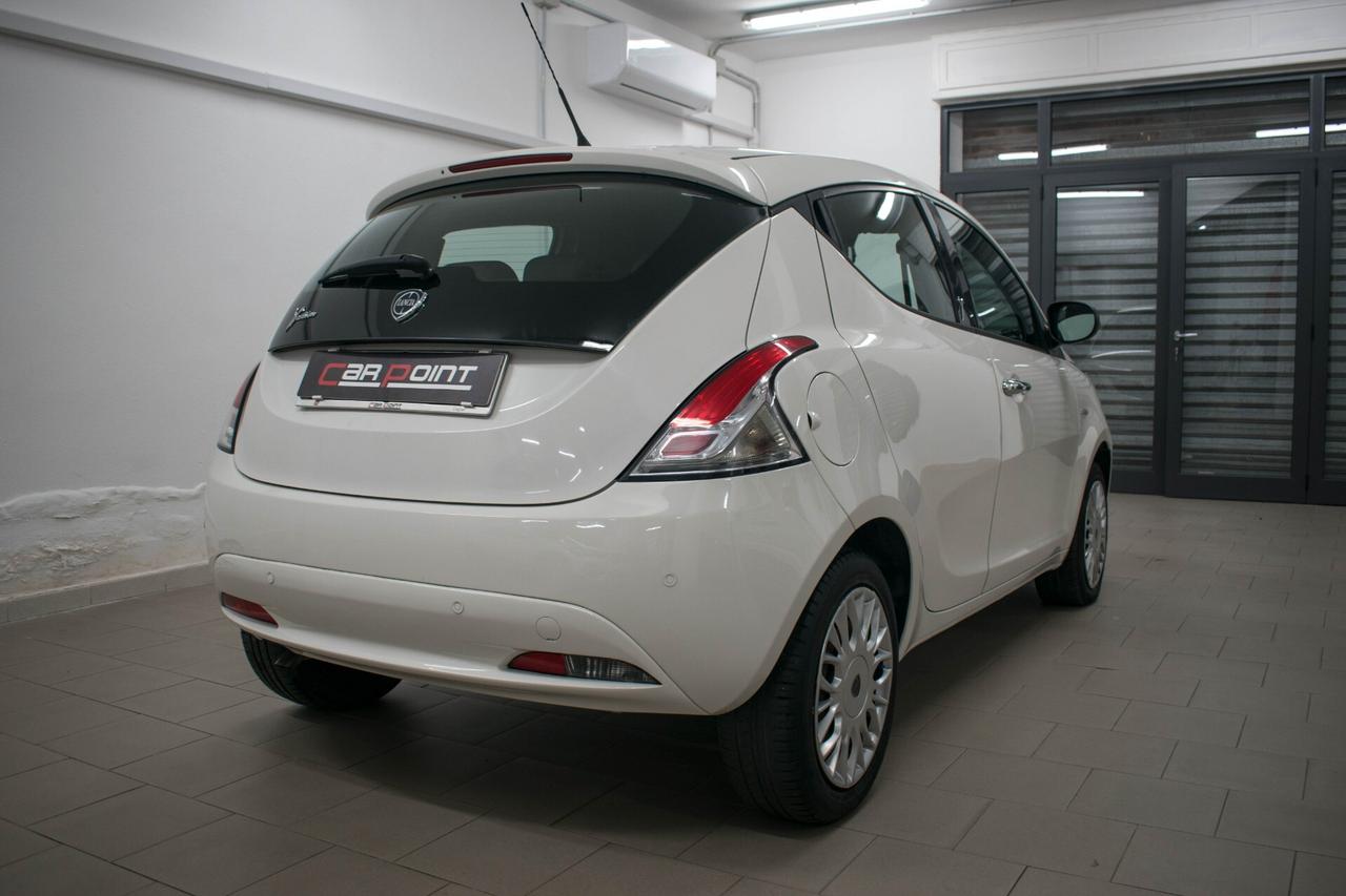 Lancia Ypsilon 1.2 69 CV 5 porte Silver
