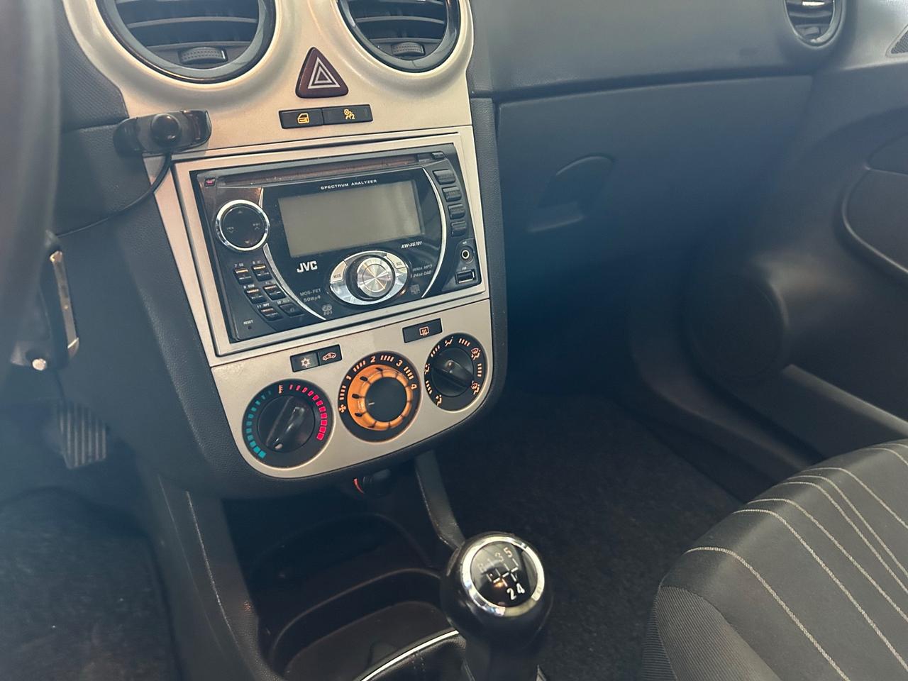 Opel Corsa NEOPATENTATI UNICOPROPRIETARIO