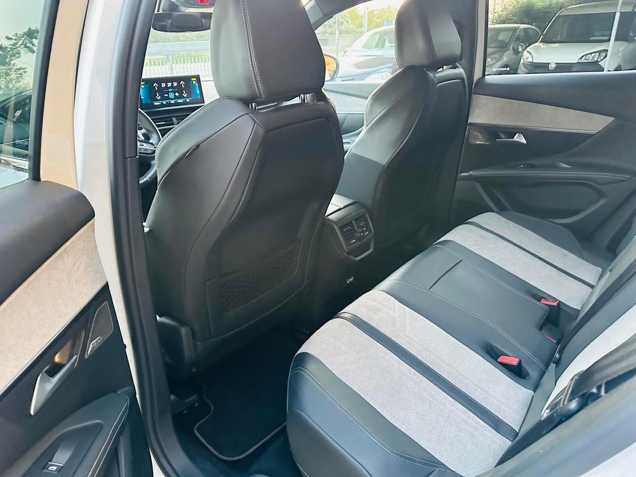 Peugeot 3008 Hybrid 225 e-EAT8 GT