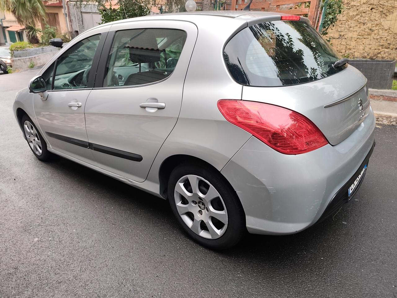 Peugeot 308 1.6 8V HDi 93CV 5p. 2012