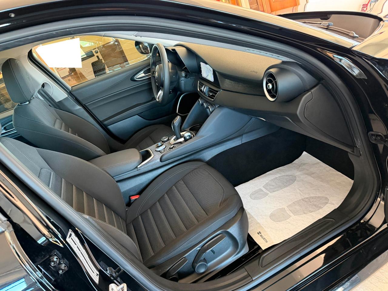 Alfa Romeo Giulia 2.2 TURBODIESEL 160 cv. AT8 BUSINESS (Nav)