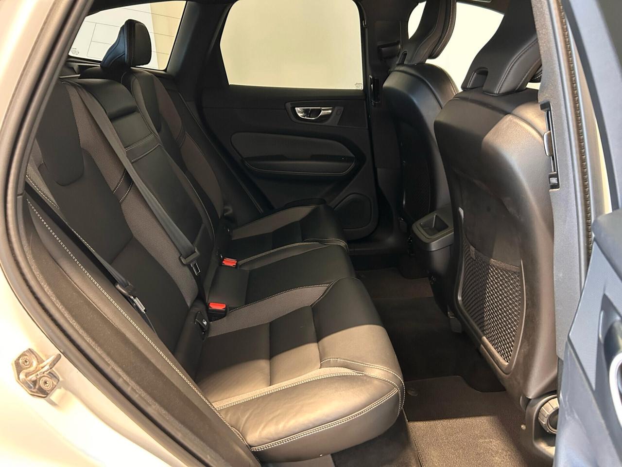 Volvo XC 60 B4 (d) AWD Geartronic R-design Cambio Automatico AUTOCARRO