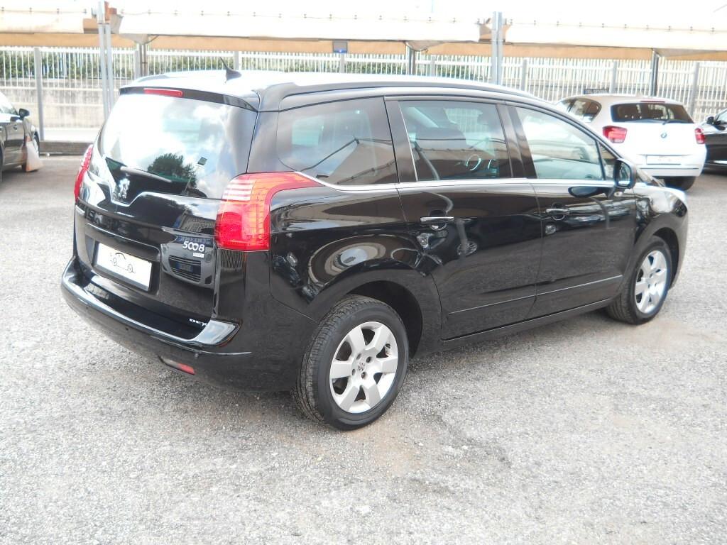 Peugeot 5008 1.6 HDi 115CV Allure