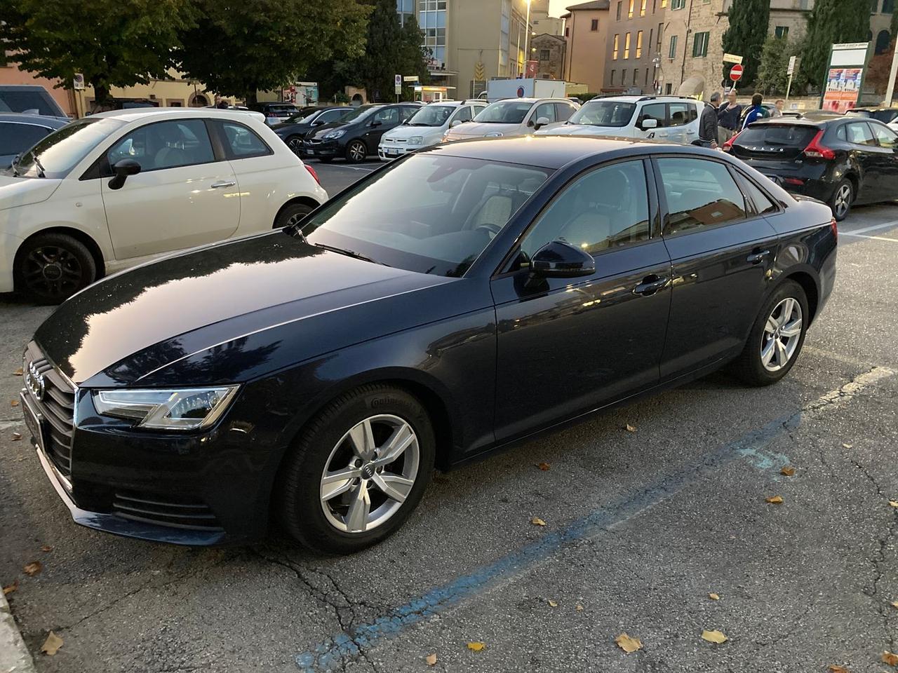 Audi A4 2.0 35 TDI Business #7324