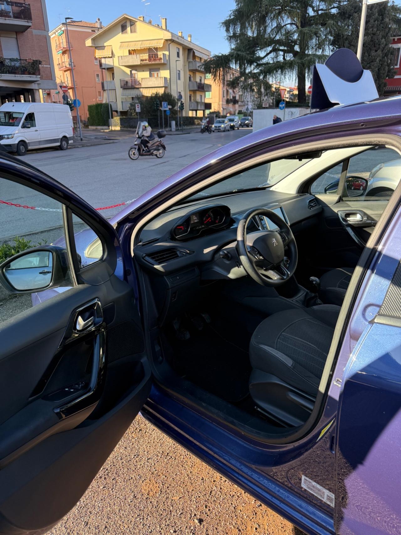 Peugeot 208 1.4 HDi 68 CV 5 porte Access