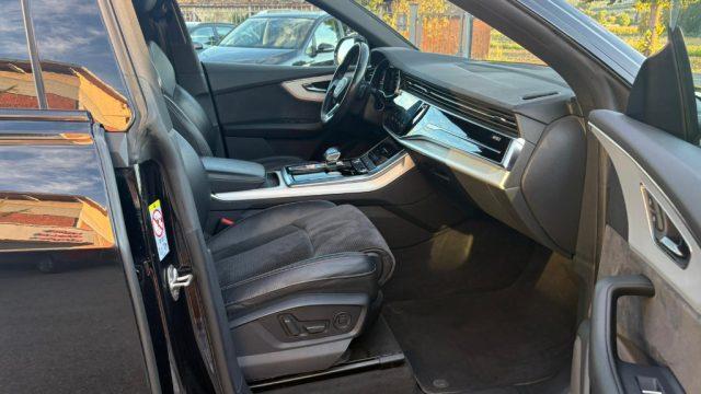 AUDI Q8 50 TDI 286 CV quattro tip Sport TETTO PANORAMA