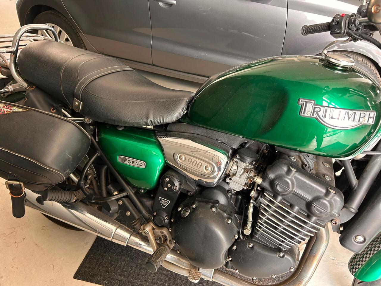 Triumph Adventurer 900