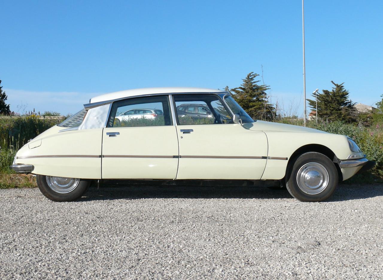 Citroen DS SUPER (M1145)