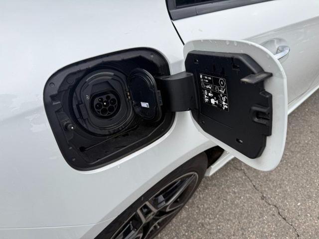 MERCEDES-BENZ A 250 e hybrid EQ AMG Line Premium