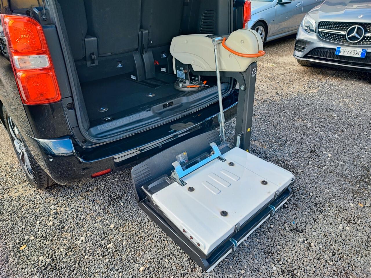 Citroen Spacetourer 9 POSTI CON SOLLEVATORE/PEDANA PER DISABILI