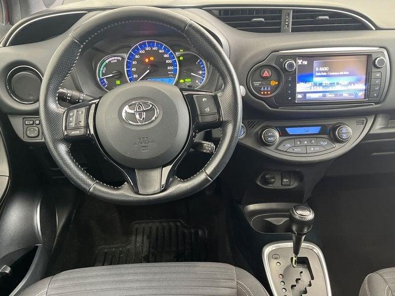 Toyota Yaris 1.5 Hybrid 5 porte Trend "Red Edition"