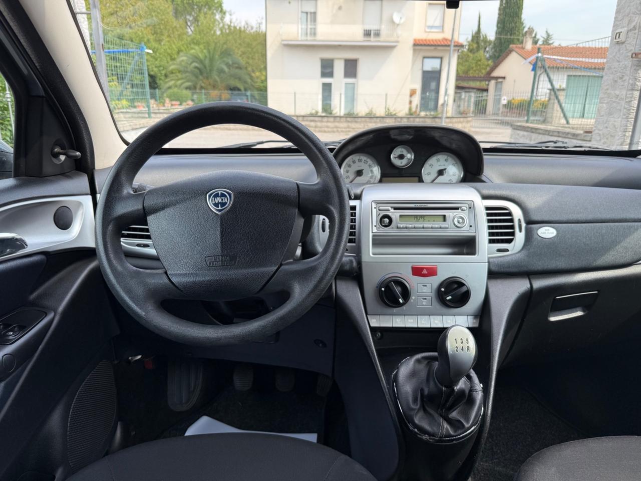 Lancia Ypsilon 1.3 MJT 75 CV Argento