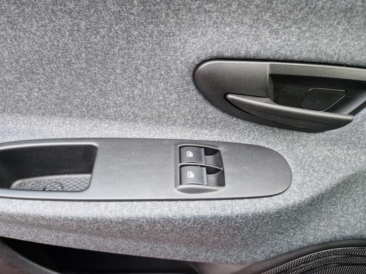 Lancia Ypsilon Hybrid 1.0 70CV "23.800 km" Bluetooth, Sensori p.