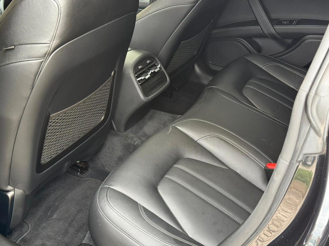 Maserati Ghibli V6 Diesel 275 CV Gransport Nerissimo