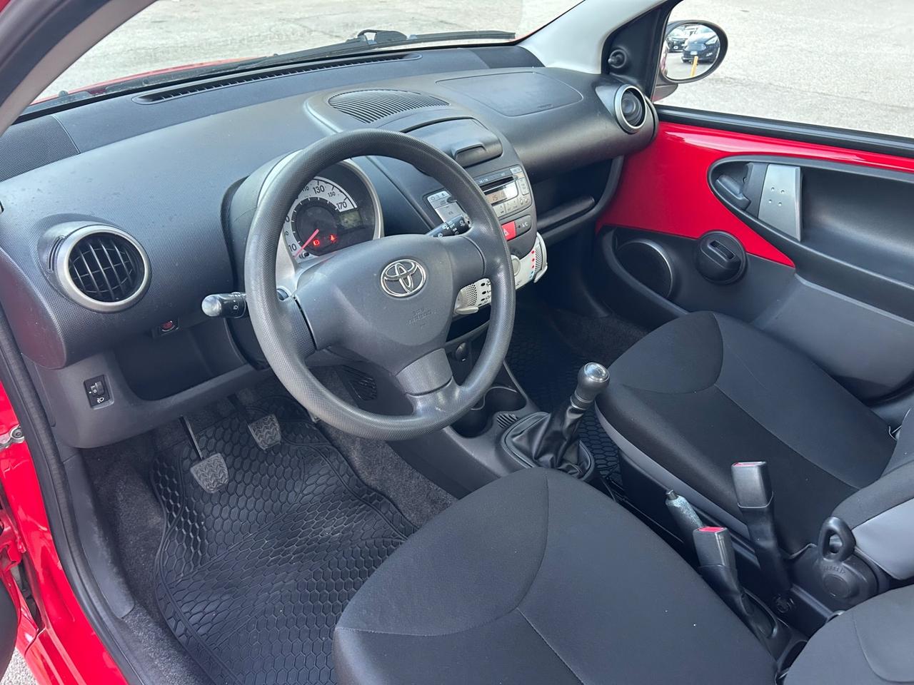 Toyota Aygo 1.0 benzina 68 cv 2012