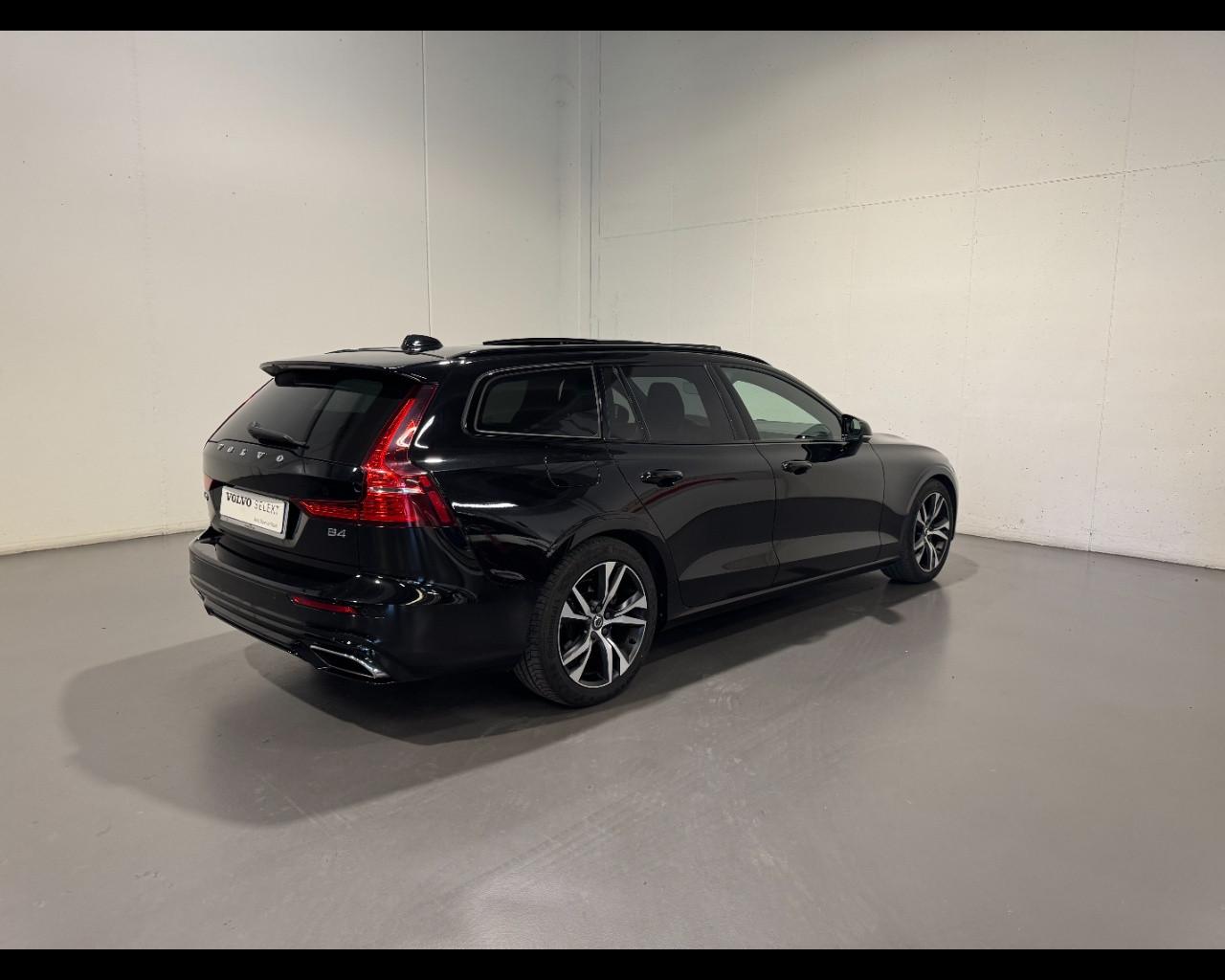 VOLVO V60 B4 R-DESIGN AUTO
