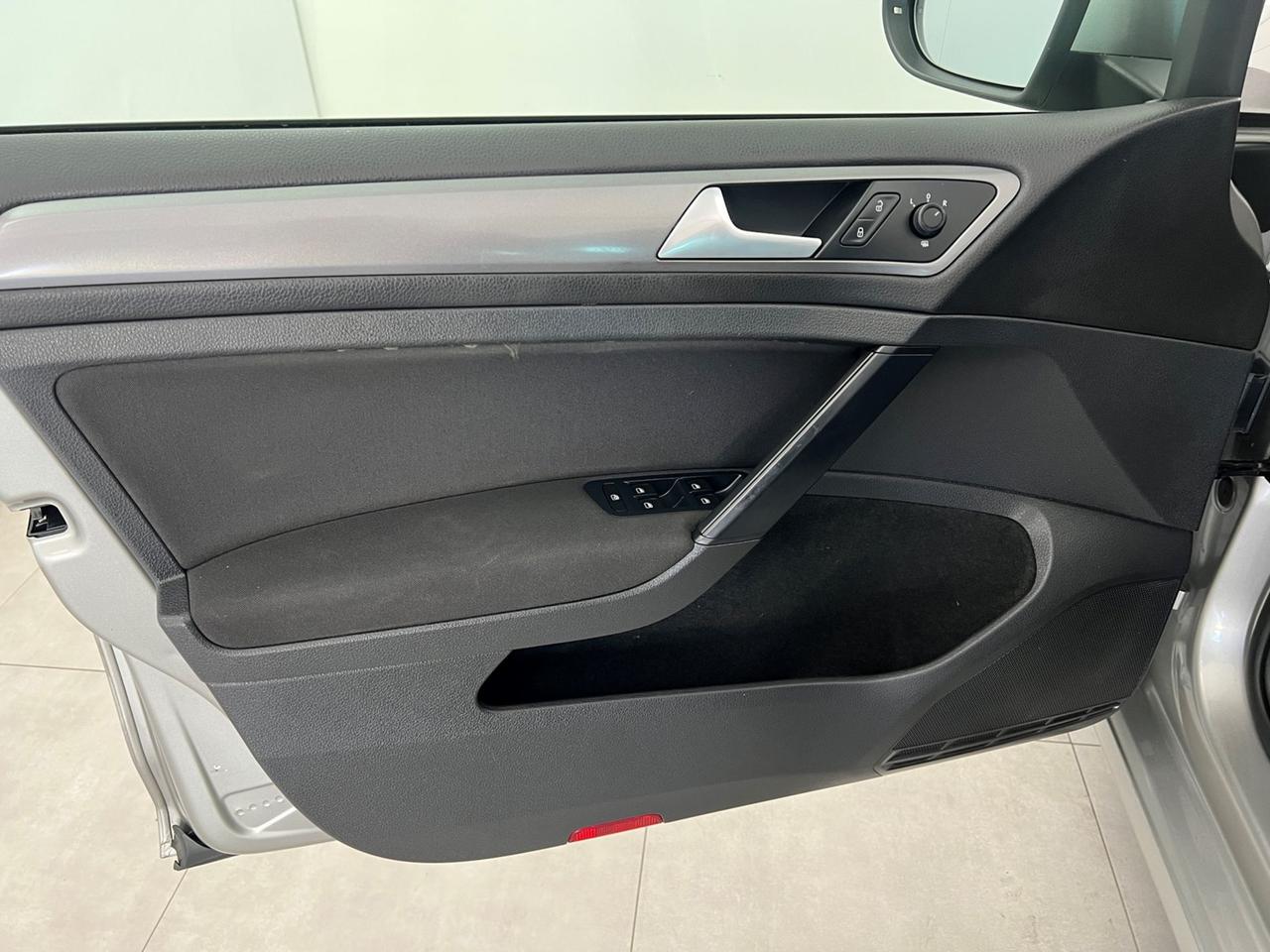 VOLKSWAGEN Golf VII 2013 Golf 5p 1.4 tgi Trendline