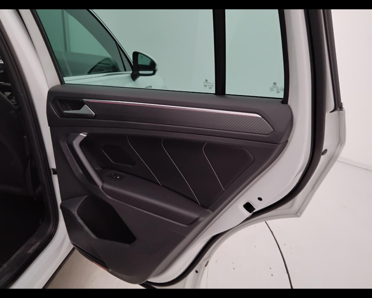 VOLKSWAGEN Tiguan II 2021 - Tiguan 2.0 tdi R-Line 4motion 150cv dsg