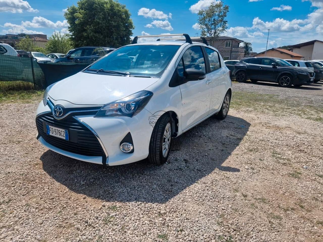 Toyota Yaris 1.5 Hybrid 5 porte AUTOCARRO 2 POSTI Neopatentati