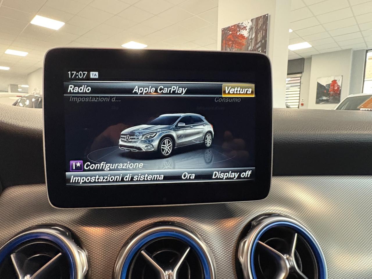 Mercedes GLA 180 1.6 benzina 122cv 2019 km 62000