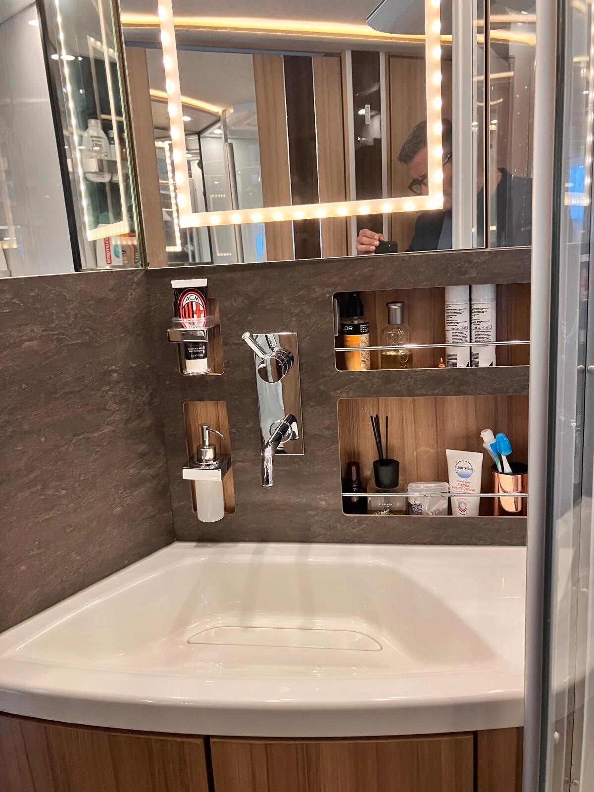 Knaus SUN I 900 LEG MOTORHOME