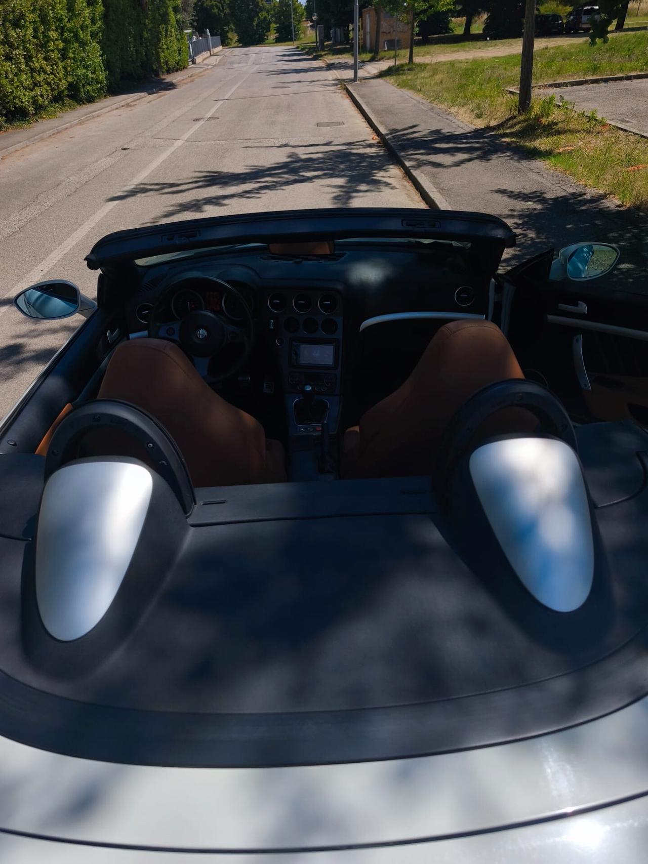 Alfa Romeo Spider 1750 TBi