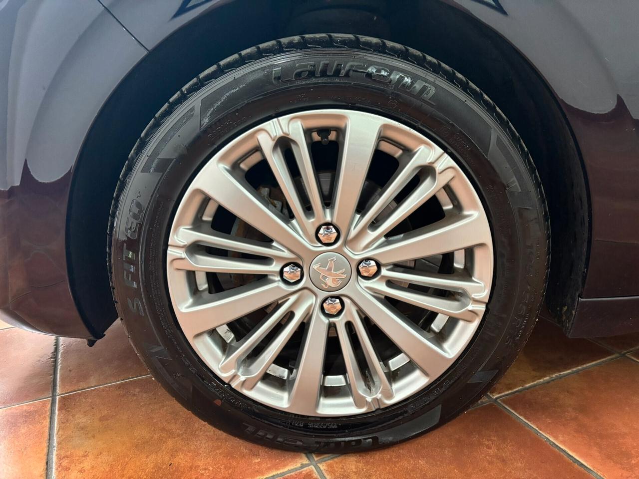 Peugeot 208 BlueHDi 75 5 porte Allure