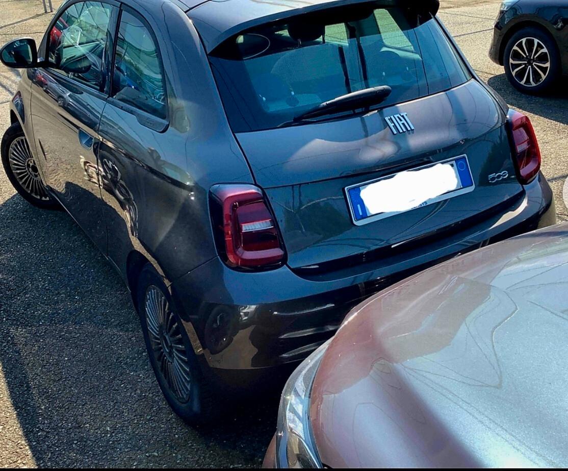 Fiat 500 500e Berlina 42 kWh Icon