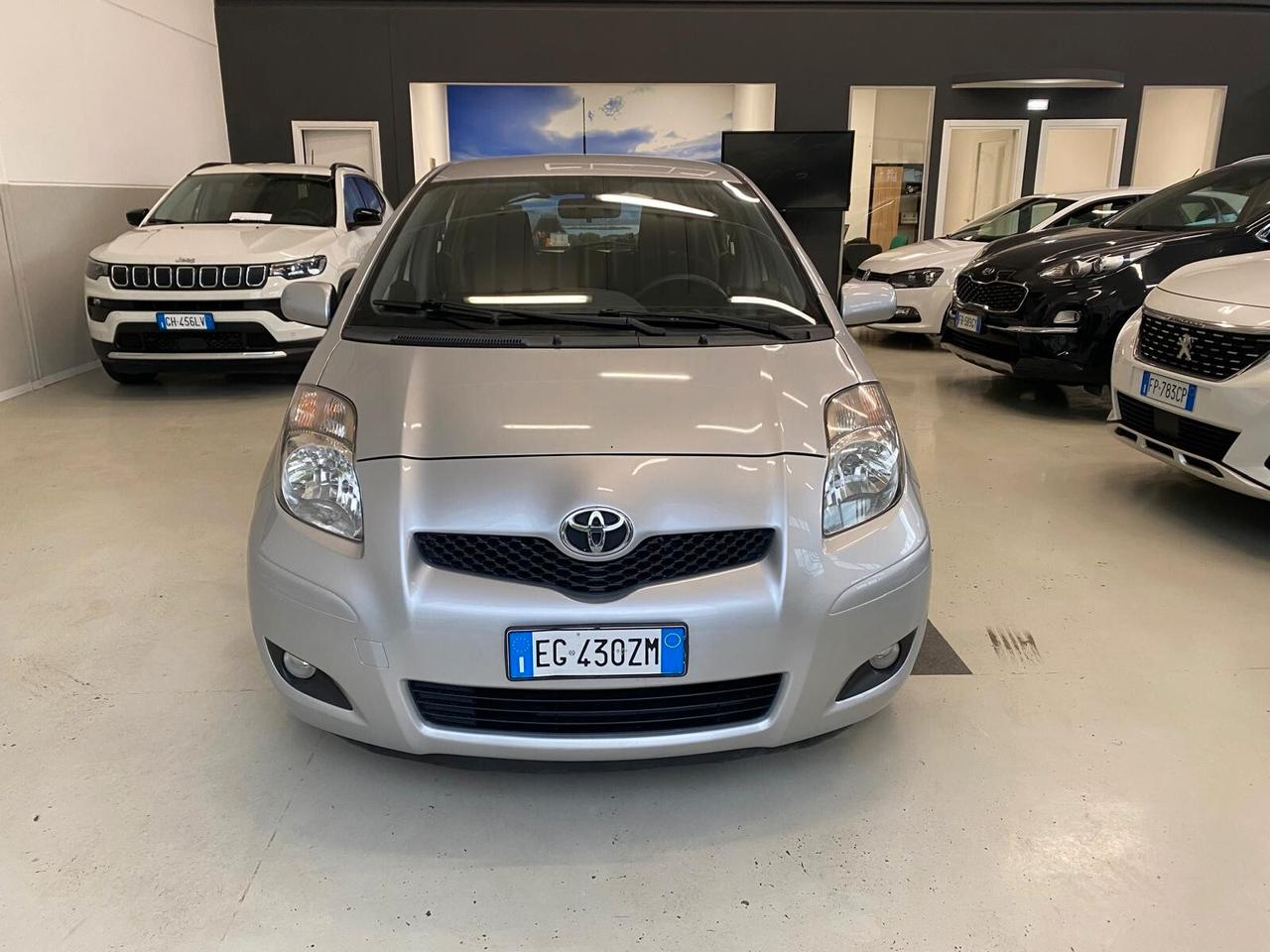Toyota Yaris 1.0 5 porte Sol