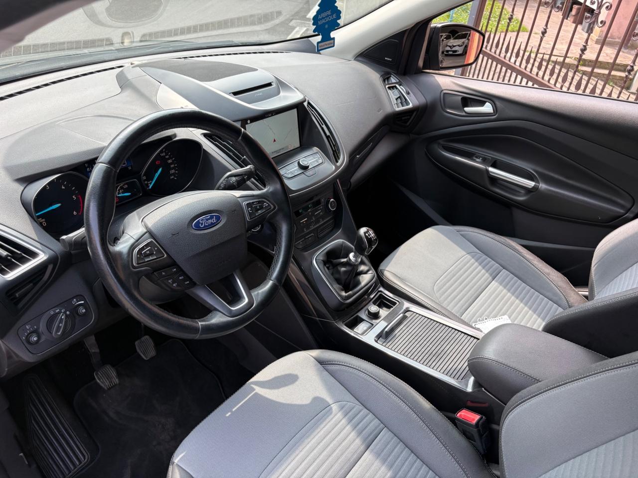 Ford Kuga 1.5 TDCI 120 CV S&S 2WD Titanium