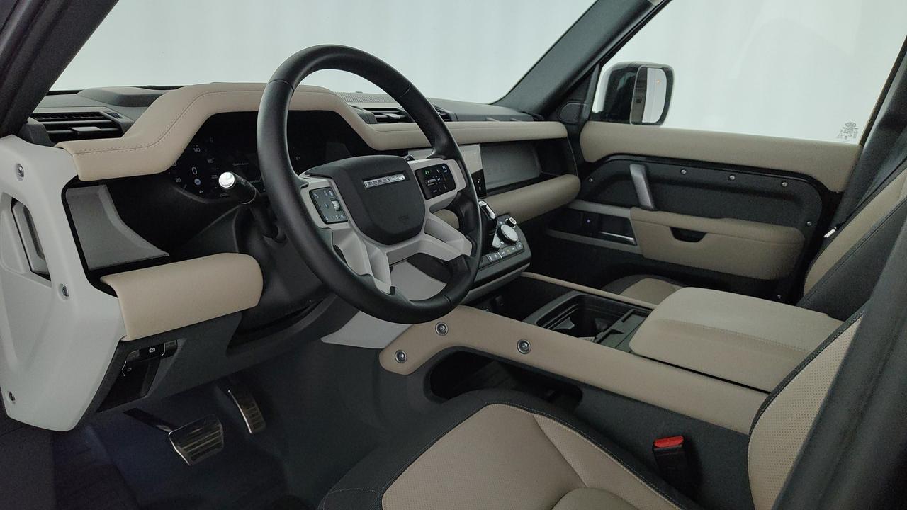LAND ROVER Defender 110 3.0d i6 mhev X-Dynamic SE awd 200cv auto - autocarro