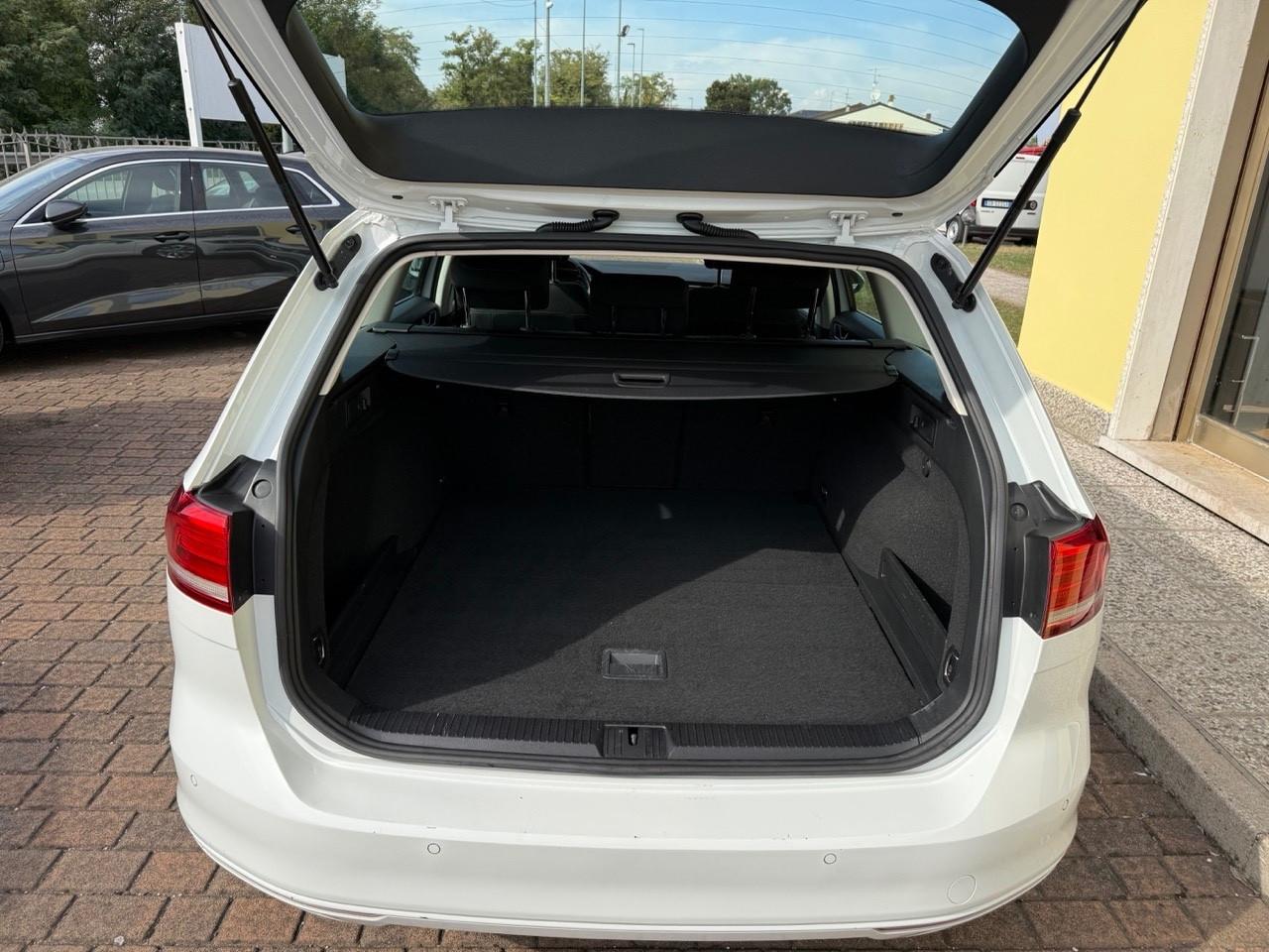 VW Passat 2.0 TDI DSG PREZZO REALE/NAVIPRO