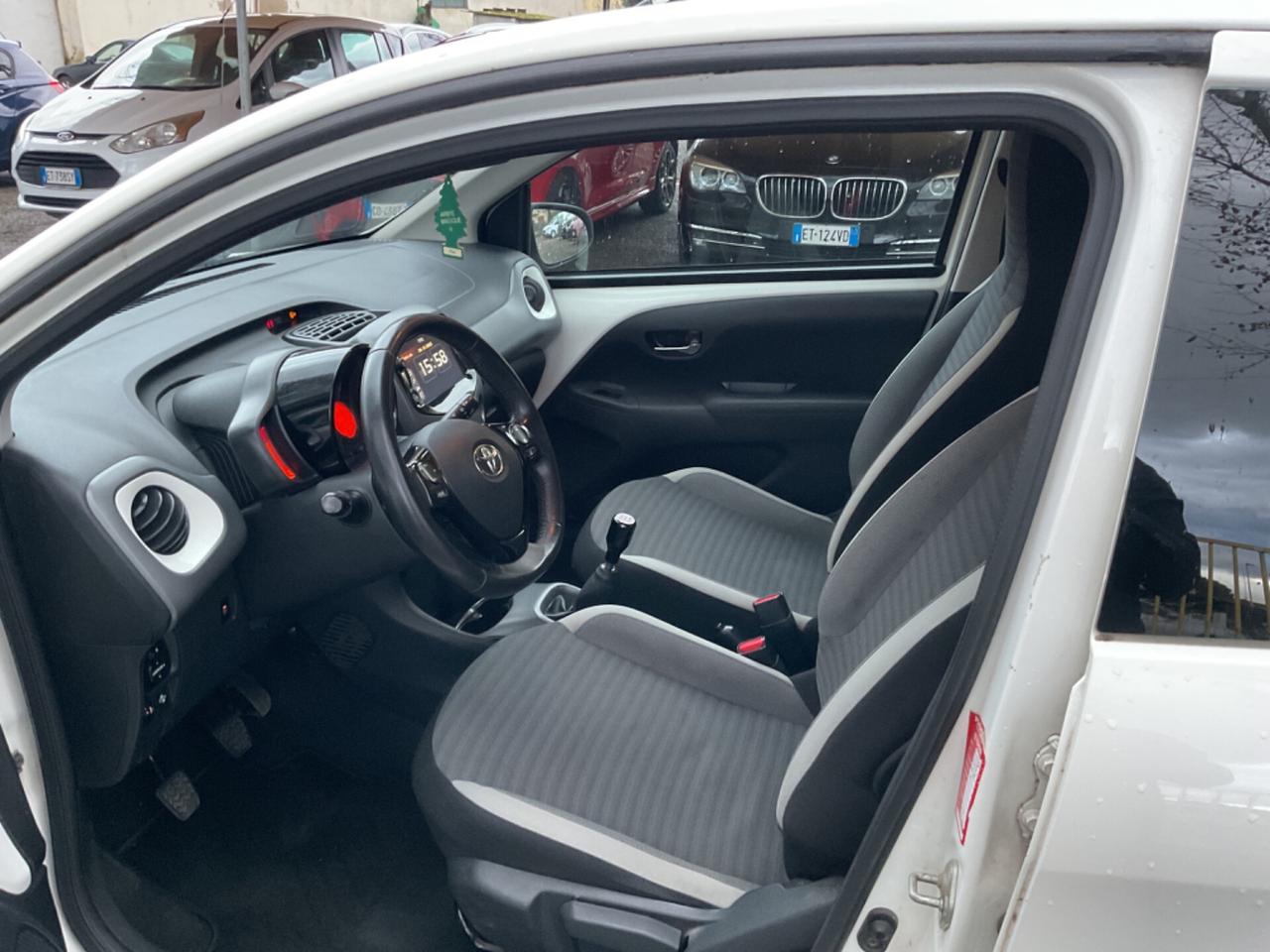 Toyota Aygo 1.0 VVT-i 72 CV 5 porte x-cite OK NEOPATENTATI