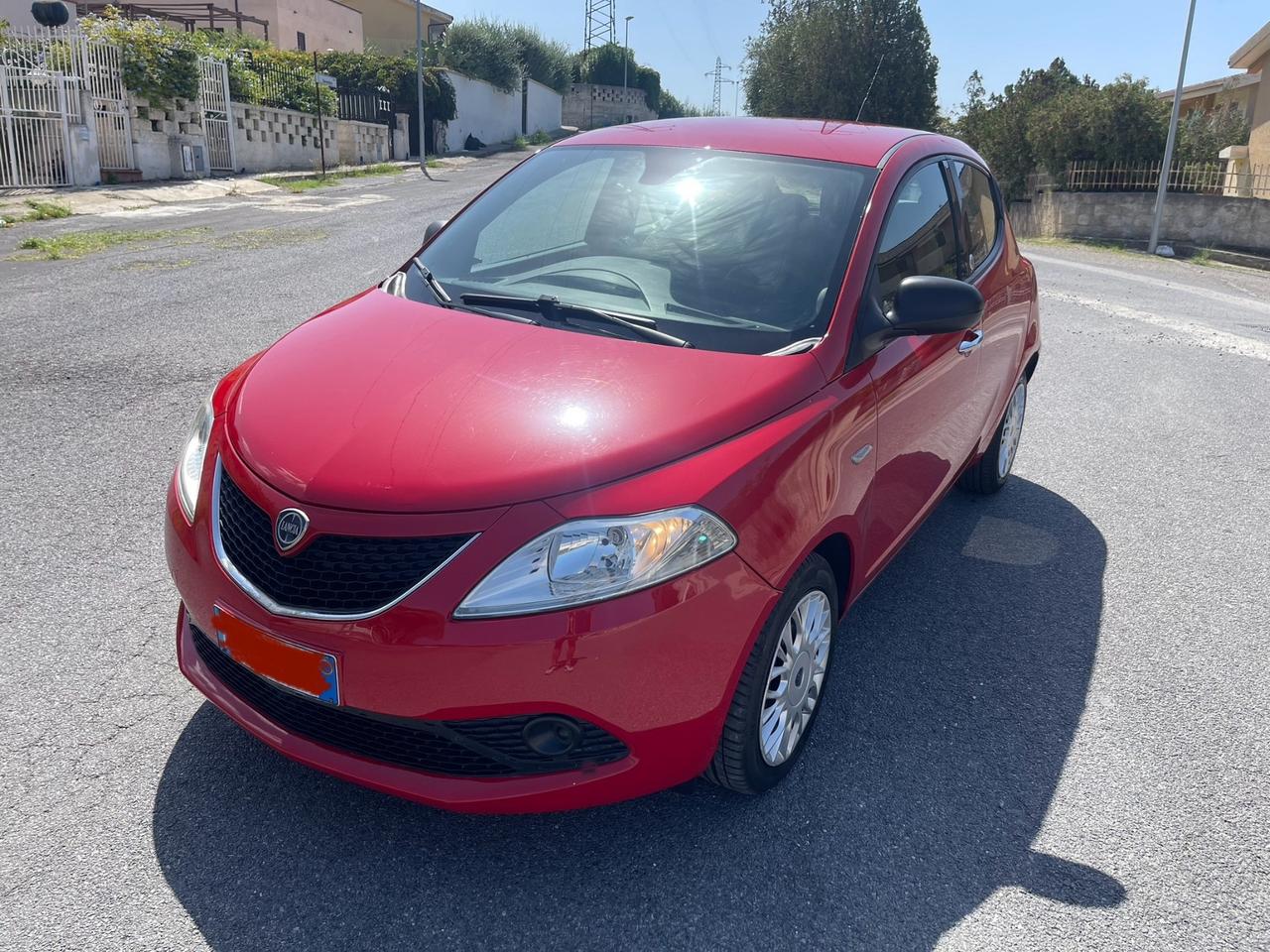 Lancia Ypsilon 1.2 69 CV 5 porte GPL Ecochic Gold