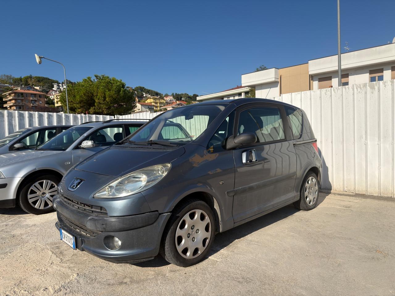 Peugeot 1007 1.4 Happy