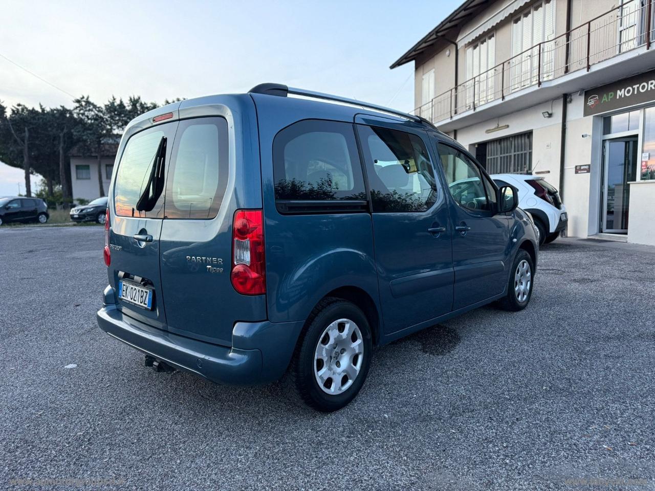 PEUGEOT Partner Tepee 1.6HDI 112CV Outdoor G.TRAINO
