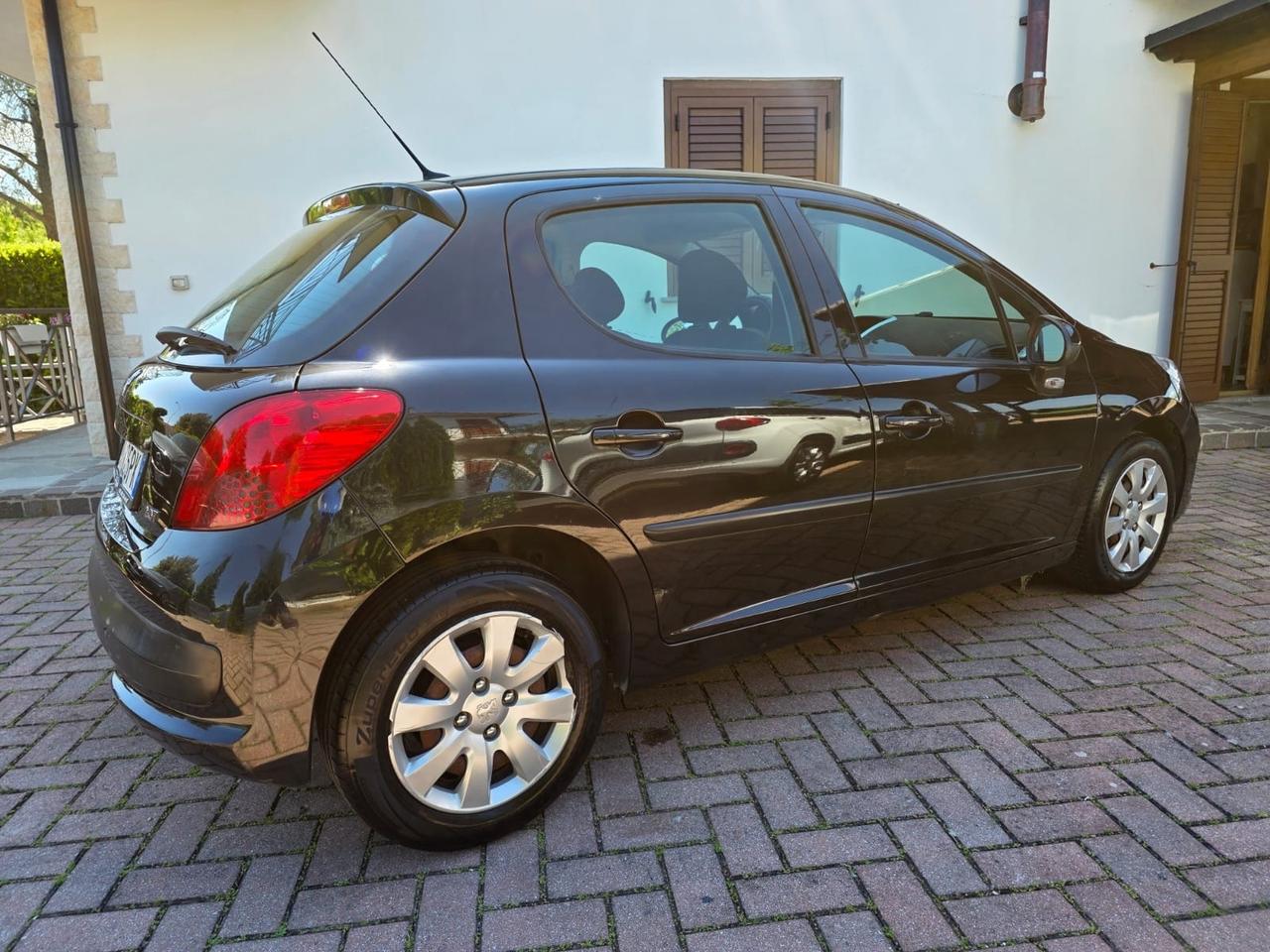 Peugeot 207 1.4 HDi 70CV 5p. X Line