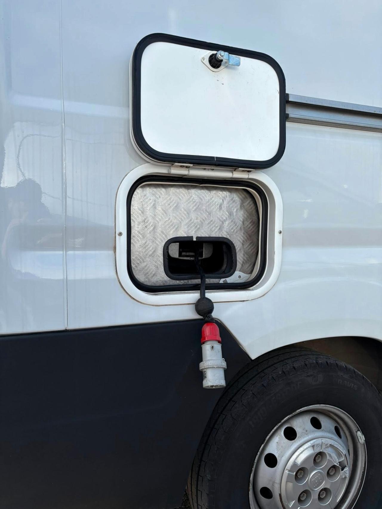 Fiat Ducato maxi 180cv officina mobile inverter 1200w