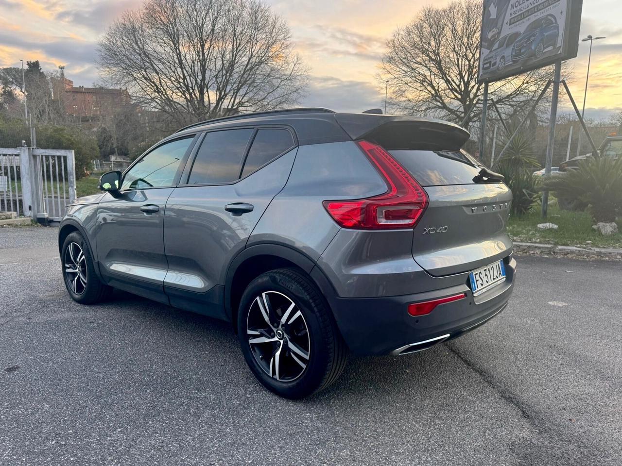 Volvo XC40 D3 AWD Geartronic R-design Black e Grey Edition Service Volvo Permute e Rate