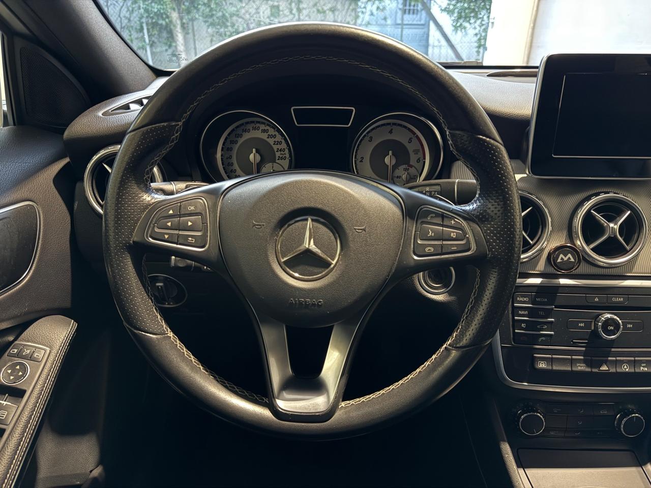 Mercedes-benz GLA 220 4MATIC PREMIUM