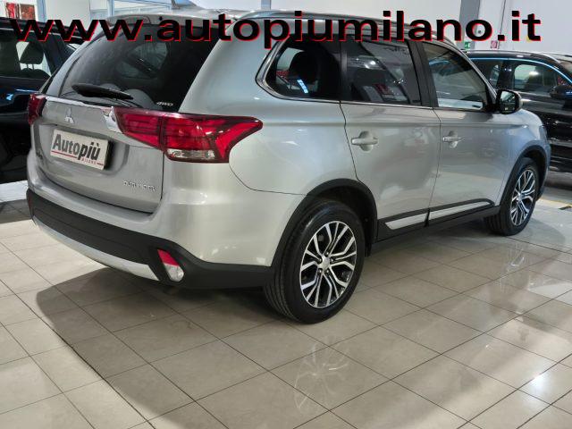 MITSUBISHI Outlander 2.2 DI-D 4WD Instyle Plus SDA 7 posti
