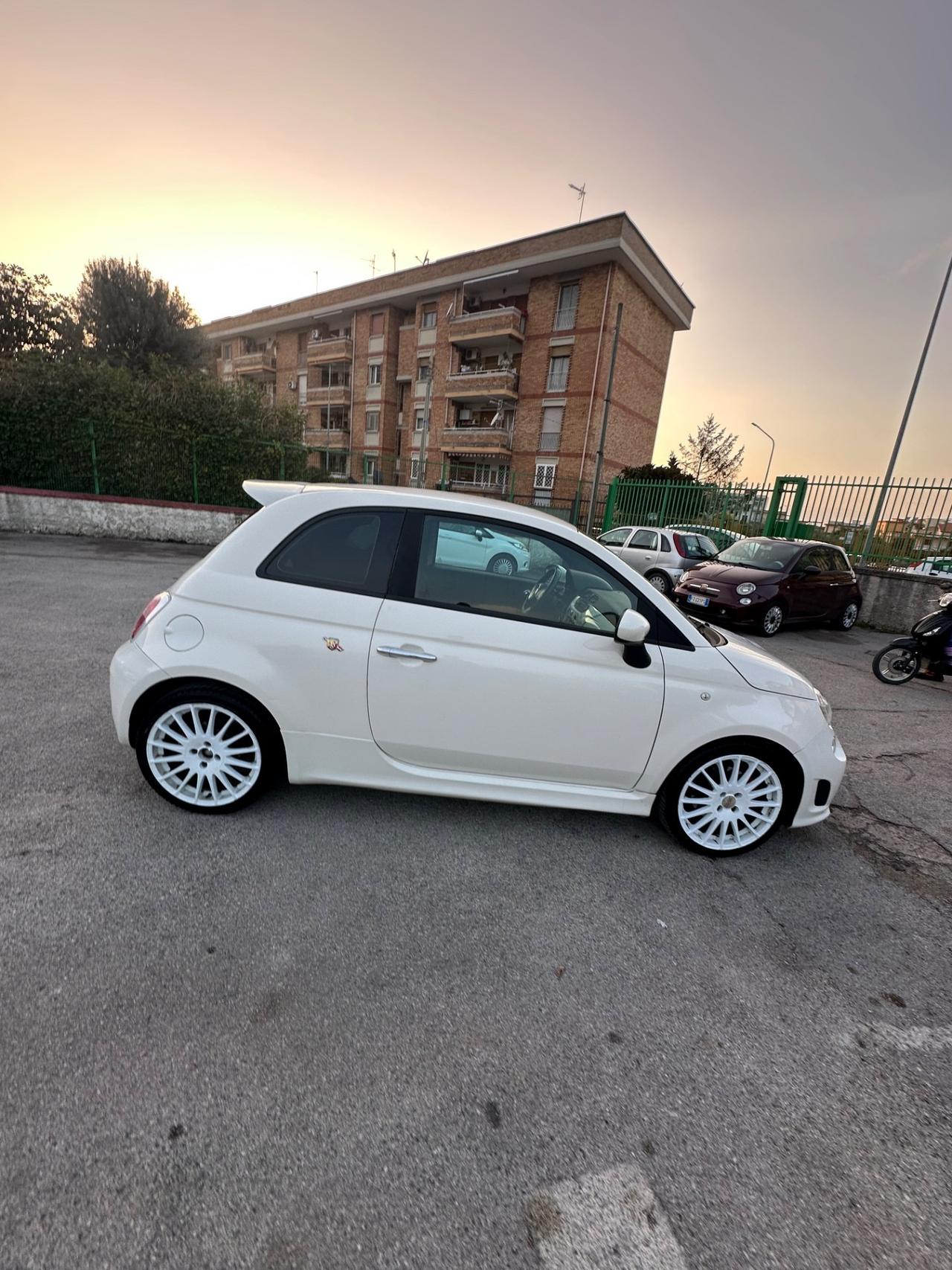 Abarth 500 C 1.4 Turbo T-Jet Custom