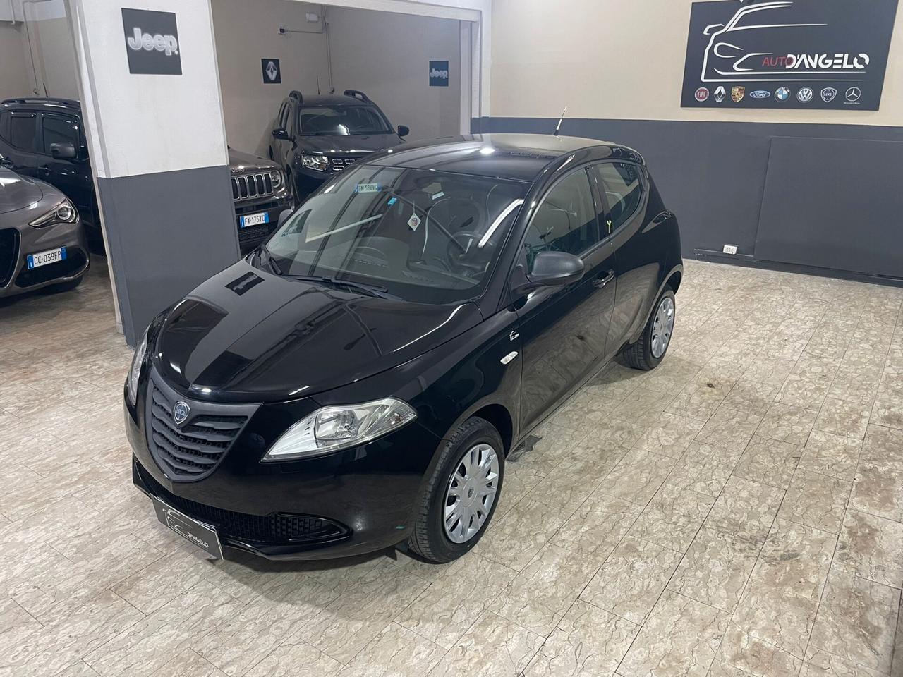 Lancia Ypsilon 0.9 TwinAir 85 CV 5 porte Metano Ecochic Gold