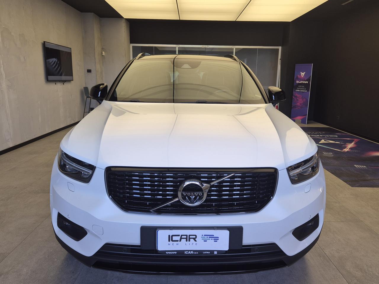 VOLVO XC40 - XC40 2.0 d4 R-design awd geartronic